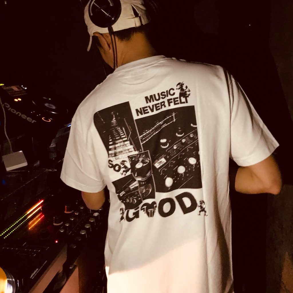  DJ Bar Koara, DJ booth with rotary mixer, nightclub